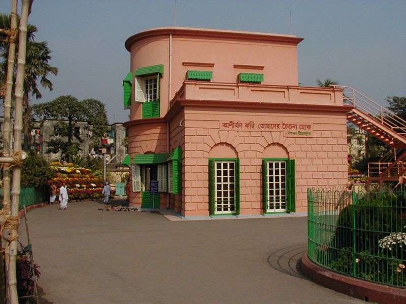 Read more about the article Cossipore Garden House